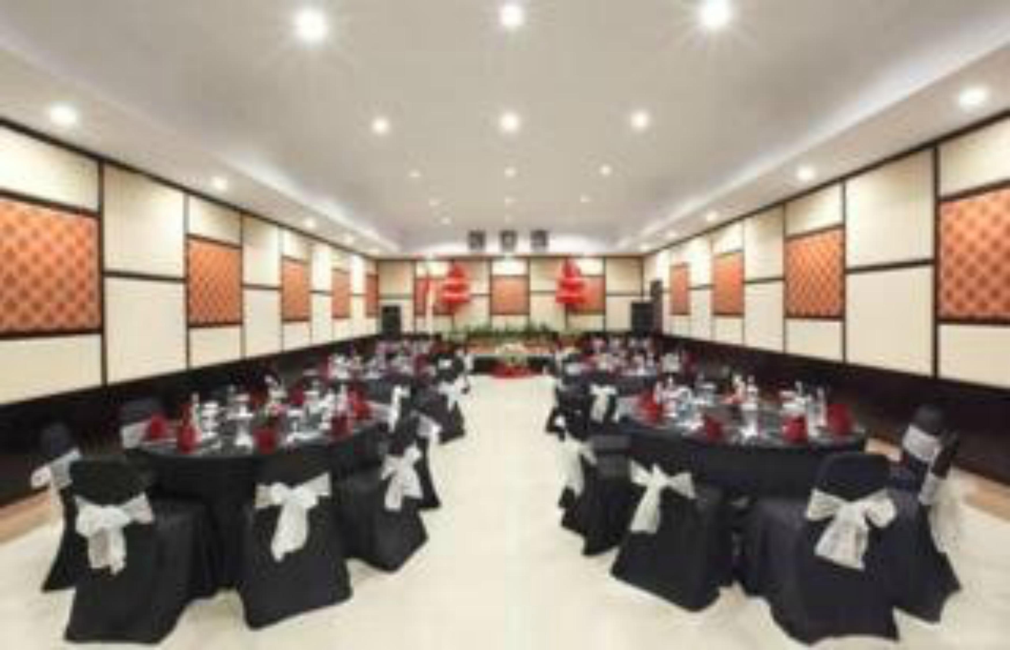 Adhi Jaya Hotel Kuta Lombok Exterior foto